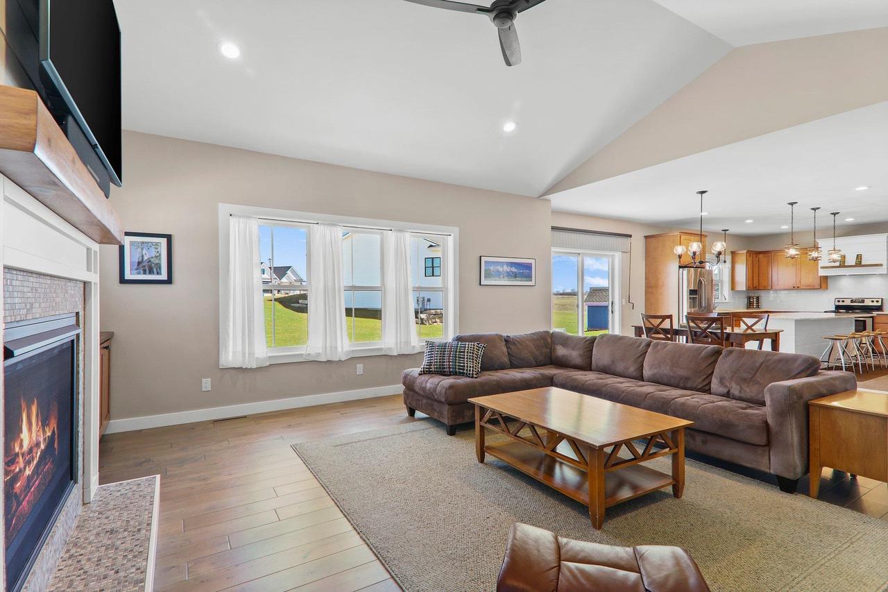 1104 Aldora Ln