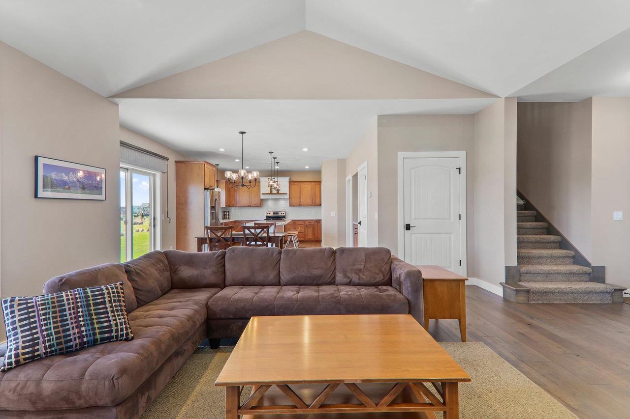1104 Aldora Ln