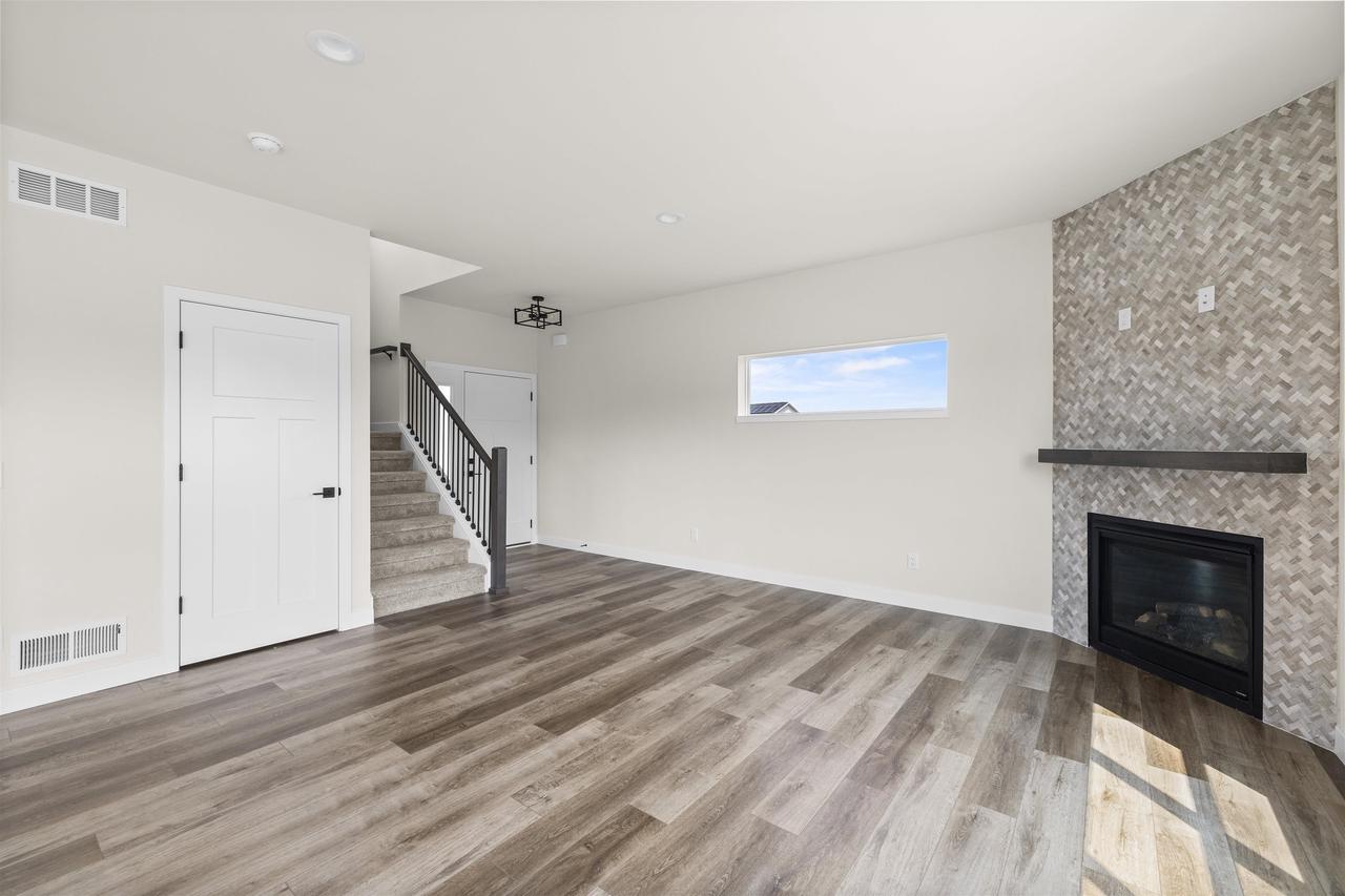 1103 Kamperschroer Way