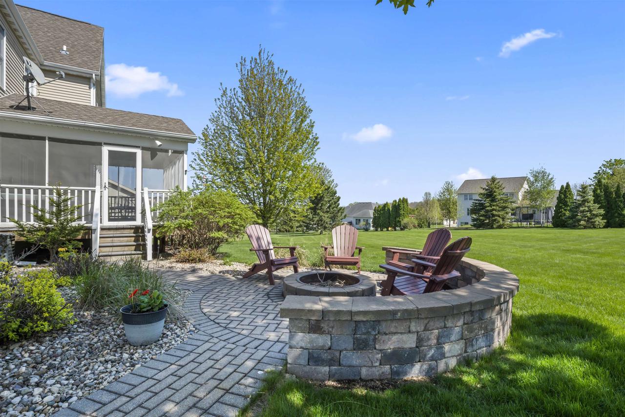 9205 Eaglewood Drive