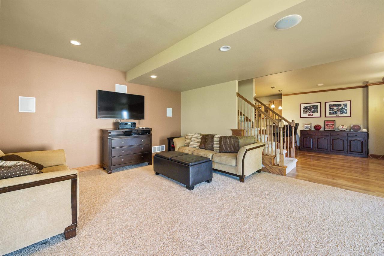 9205 Eaglewood Drive