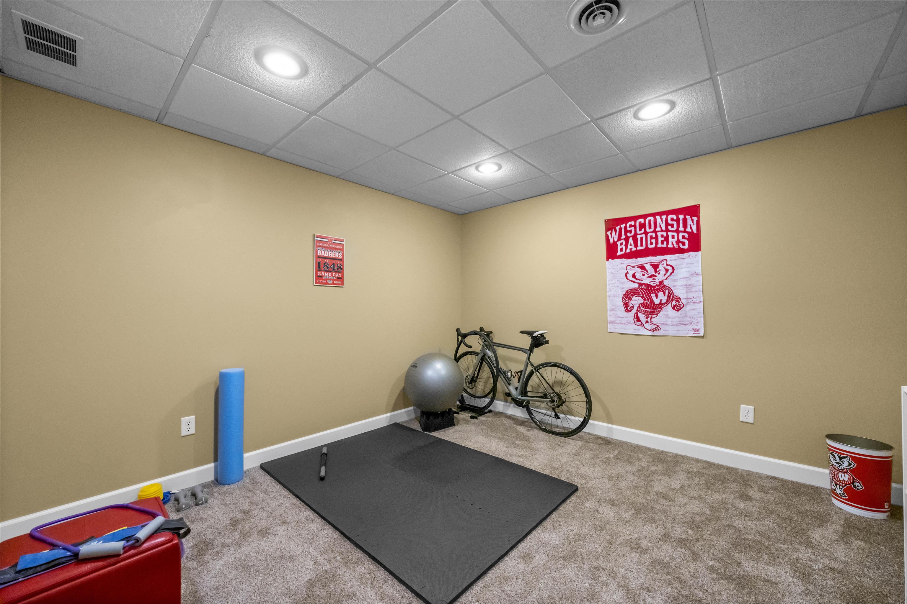 1990 Stonehaven Drive