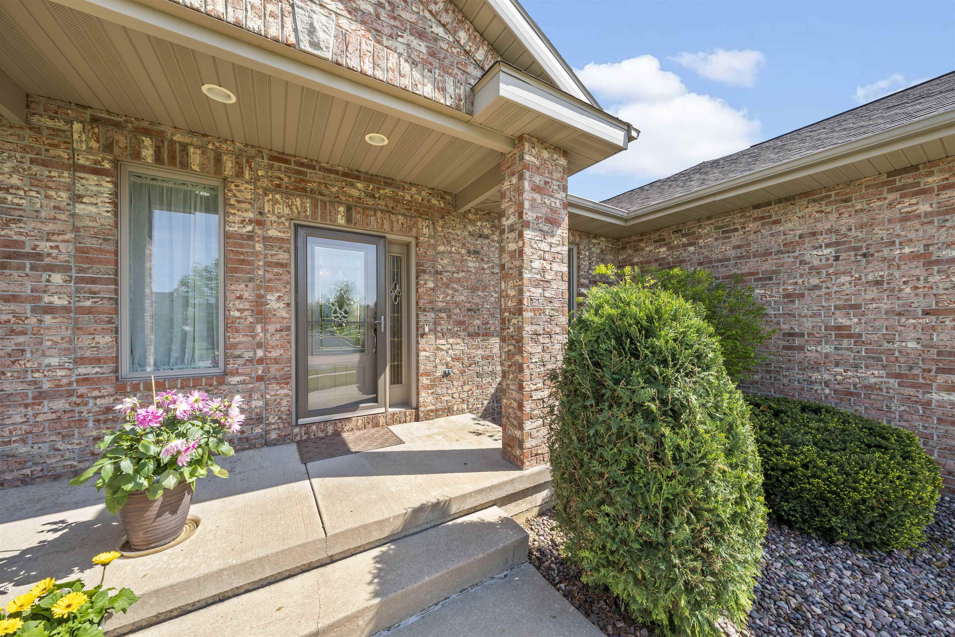 1990 Stonehaven Drive