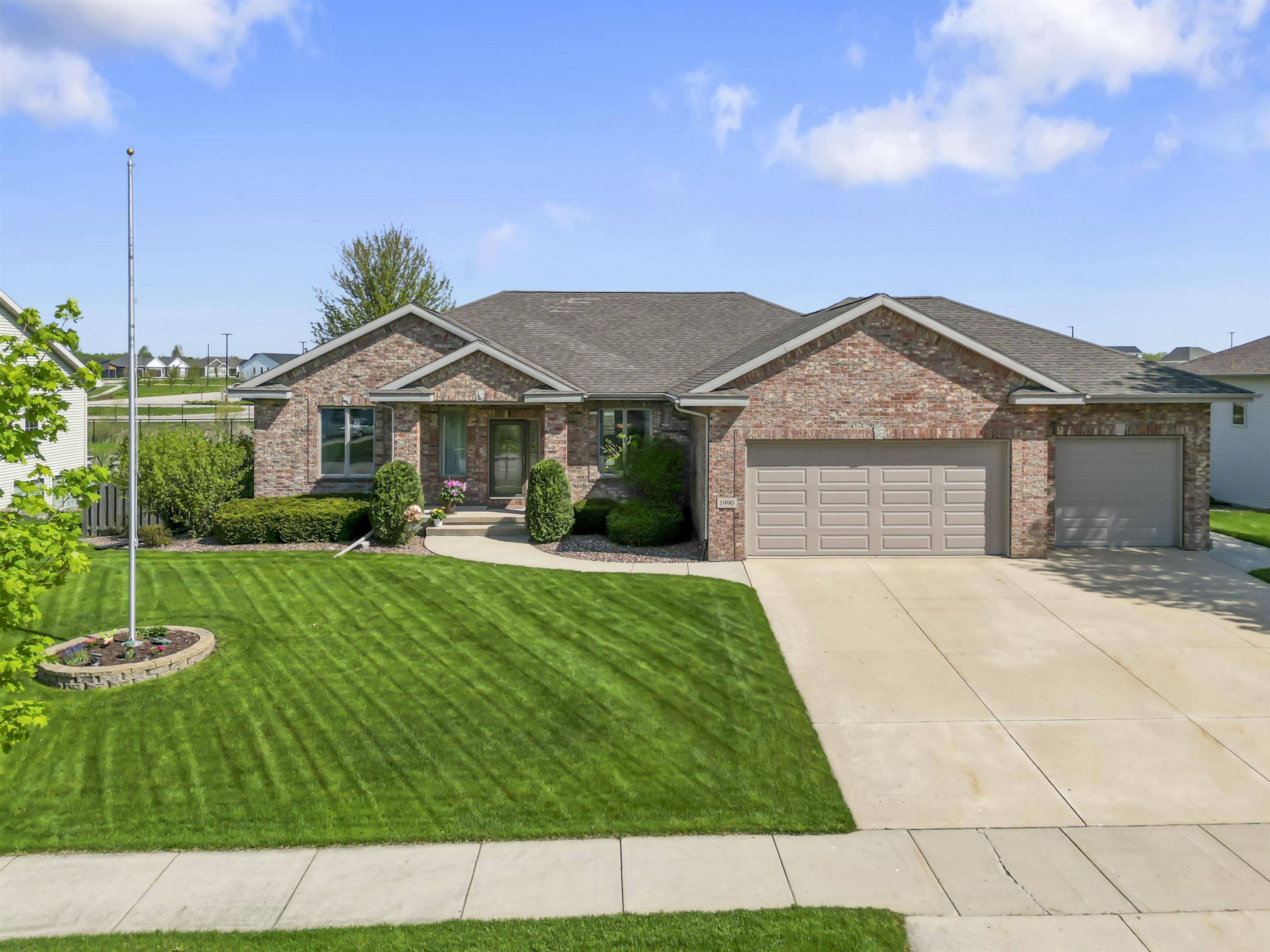 1990 Stonehaven Drive