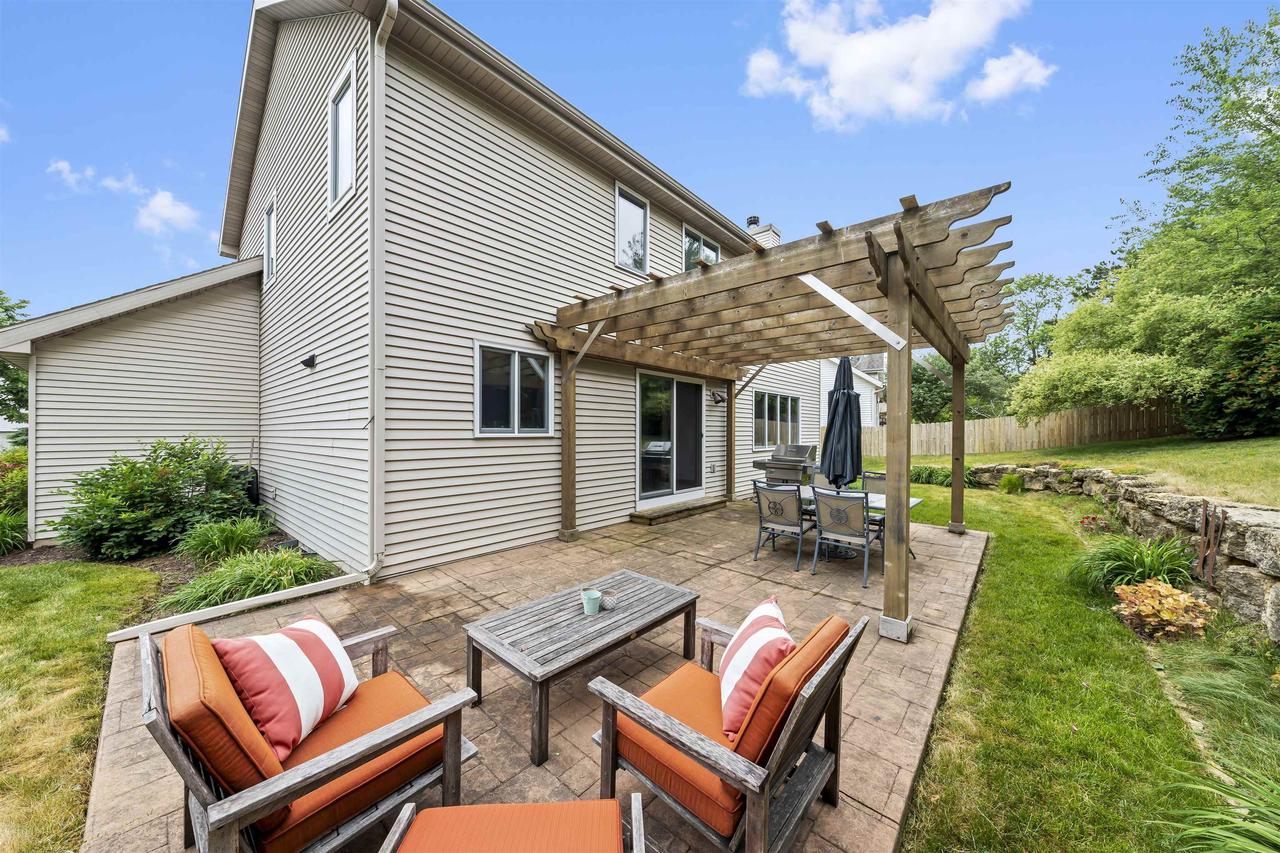 21 Black Stone Circle