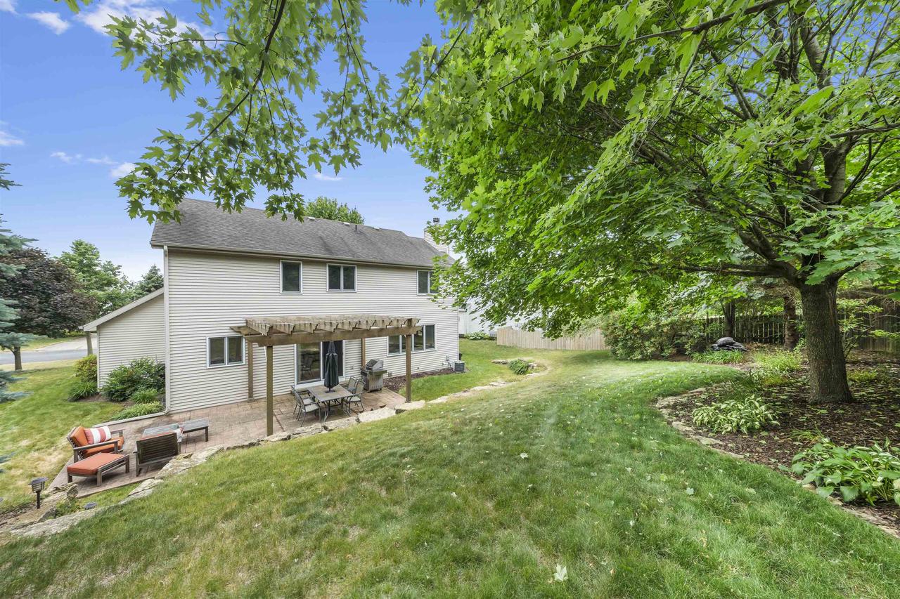 21 Black Stone Circle