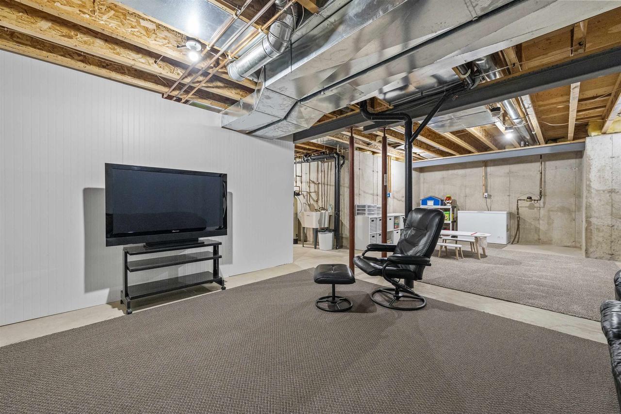 21 Black Stone Circle