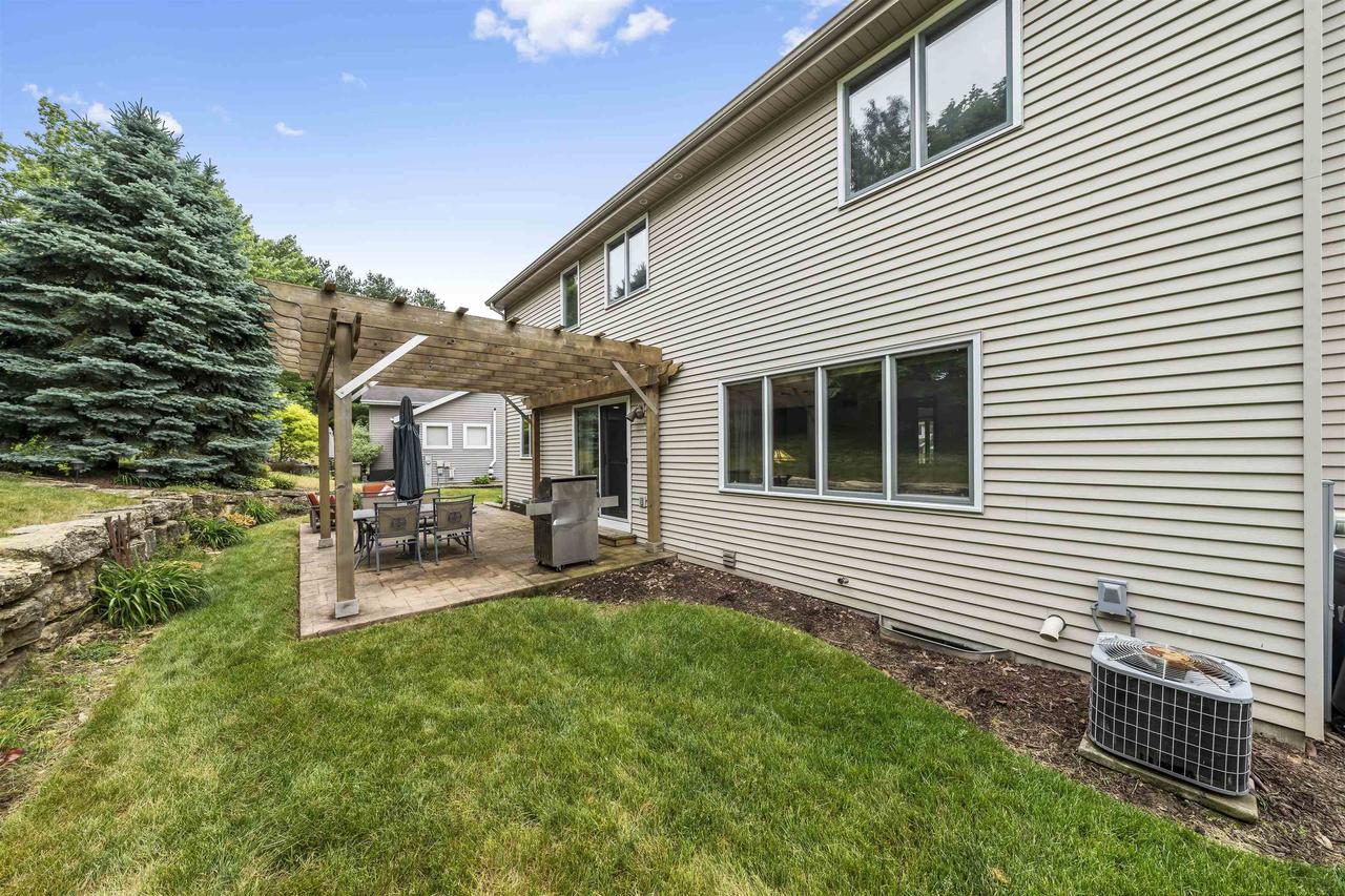 21 Black Stone Circle