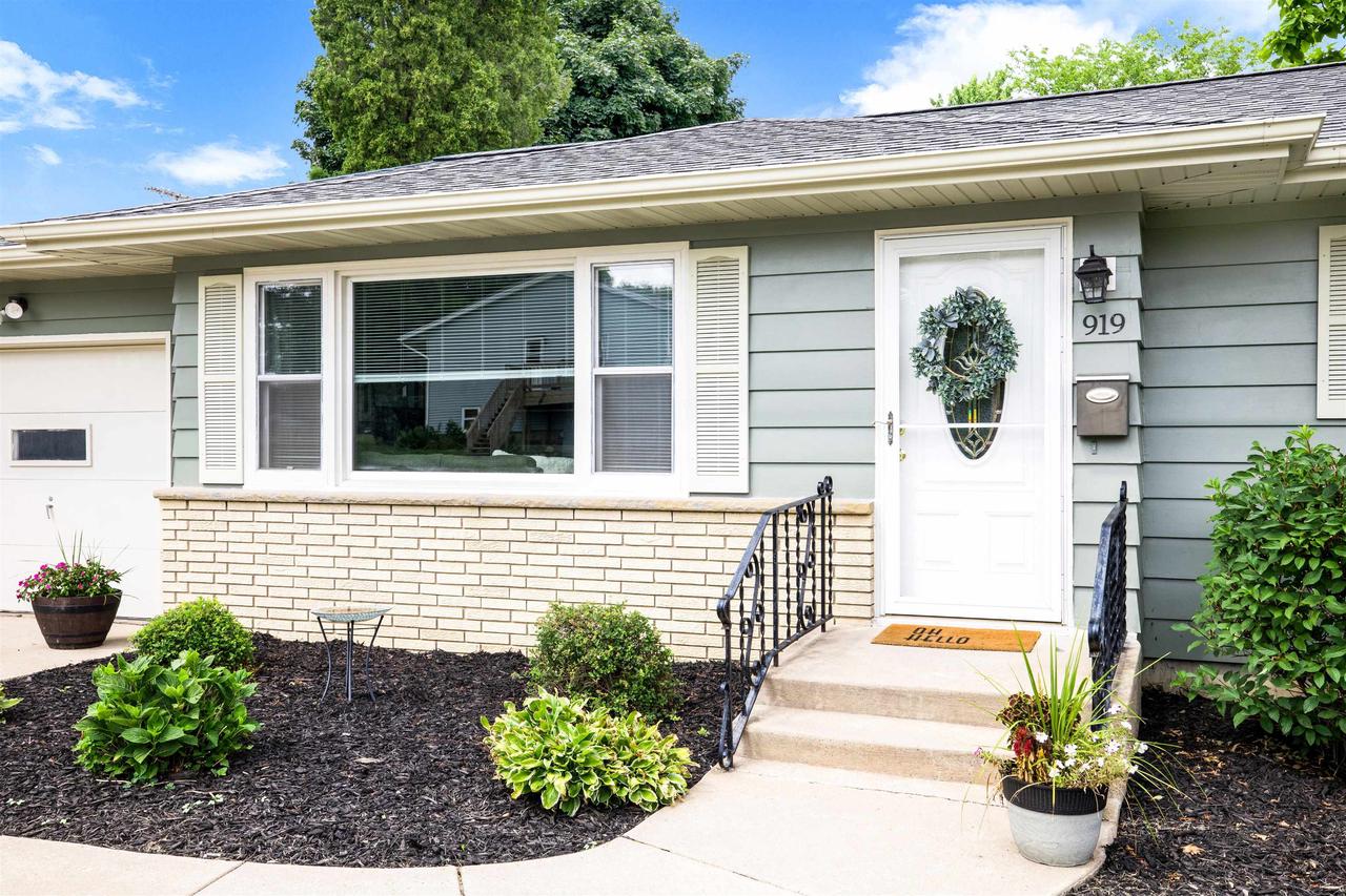 919 Laura Street