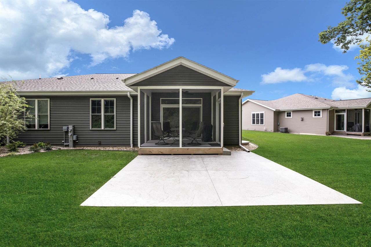 W7986 County Road B 3