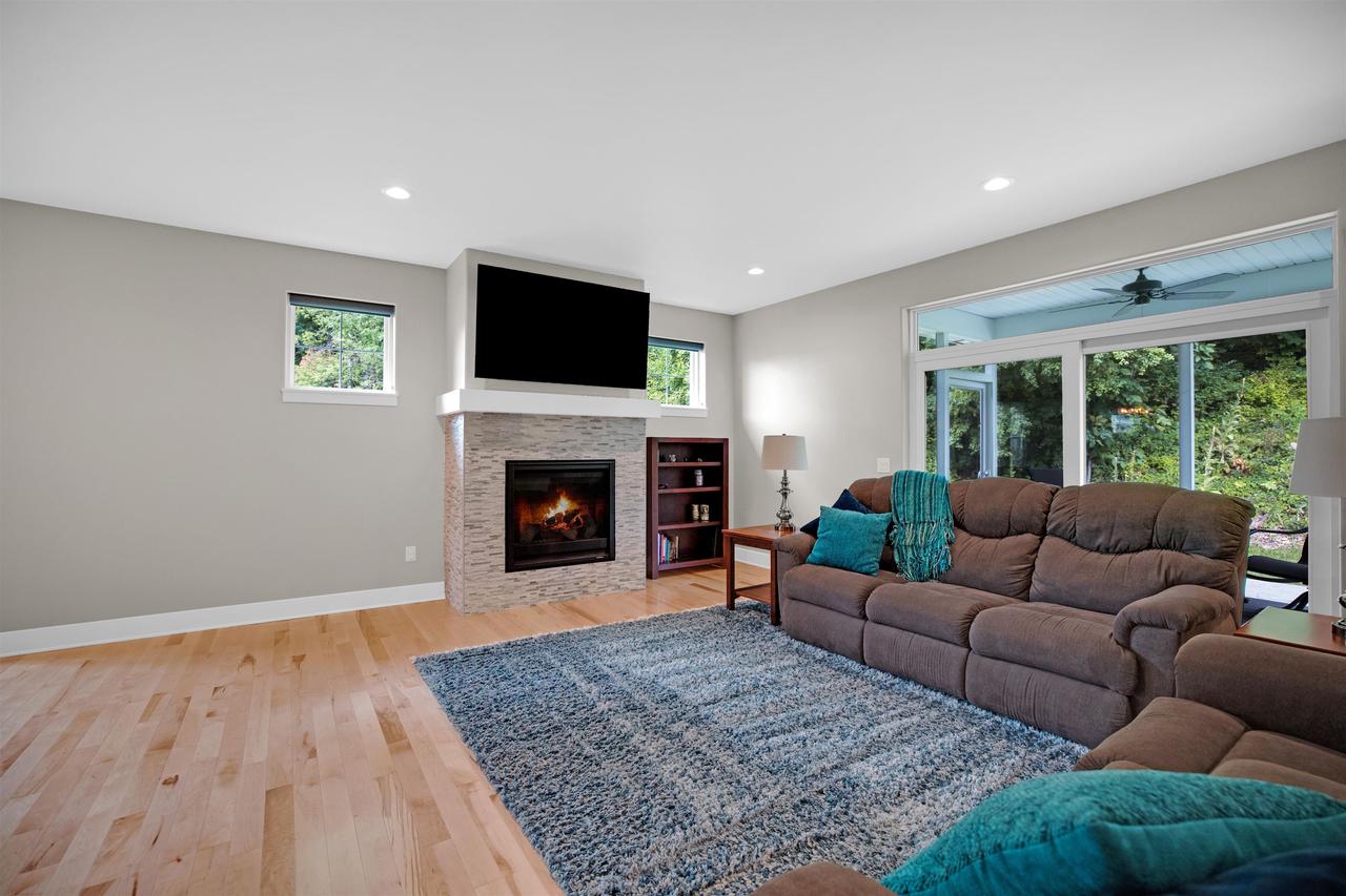 W7986 County Road B 3