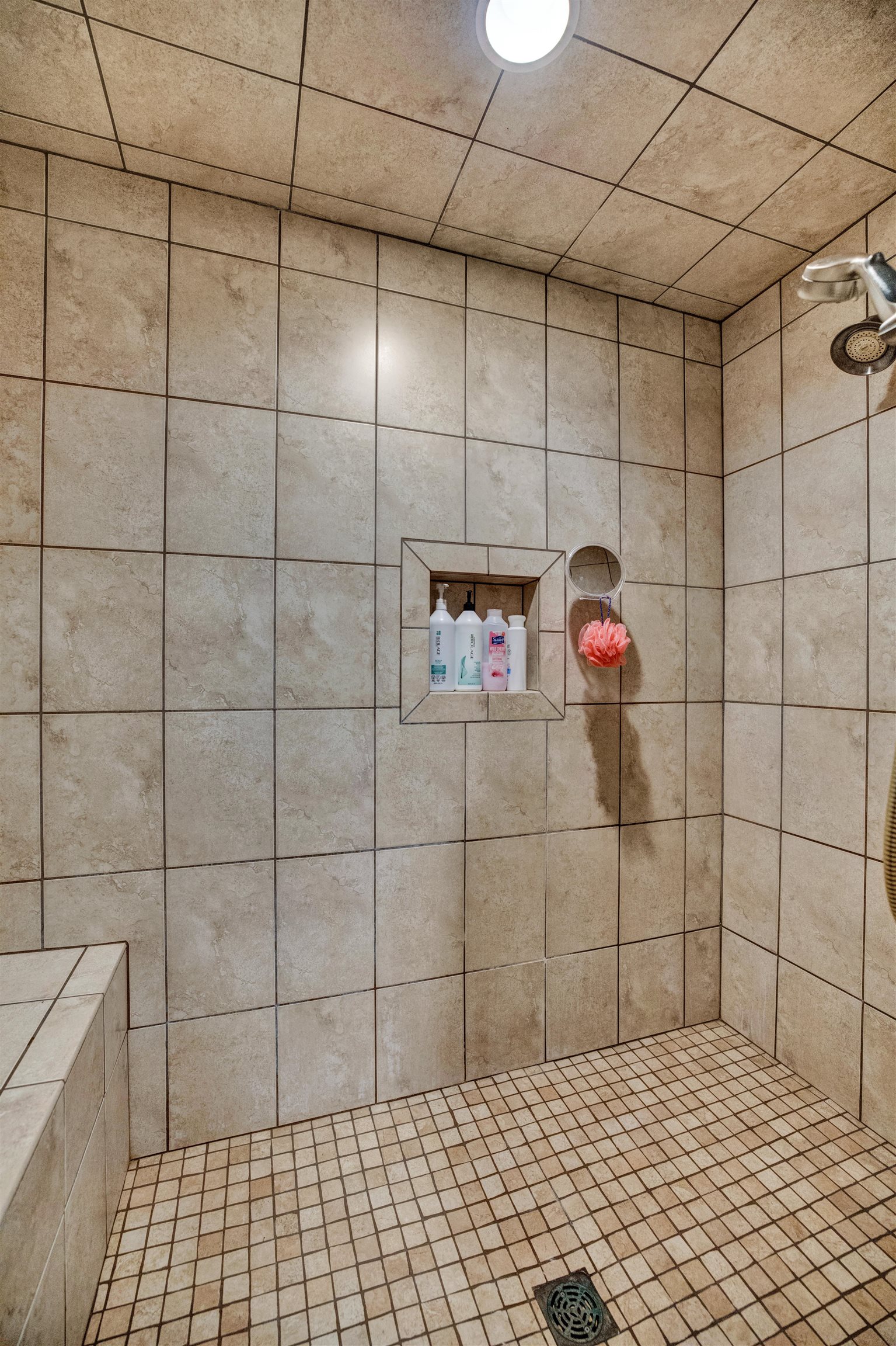 976 E Lakeside Drive