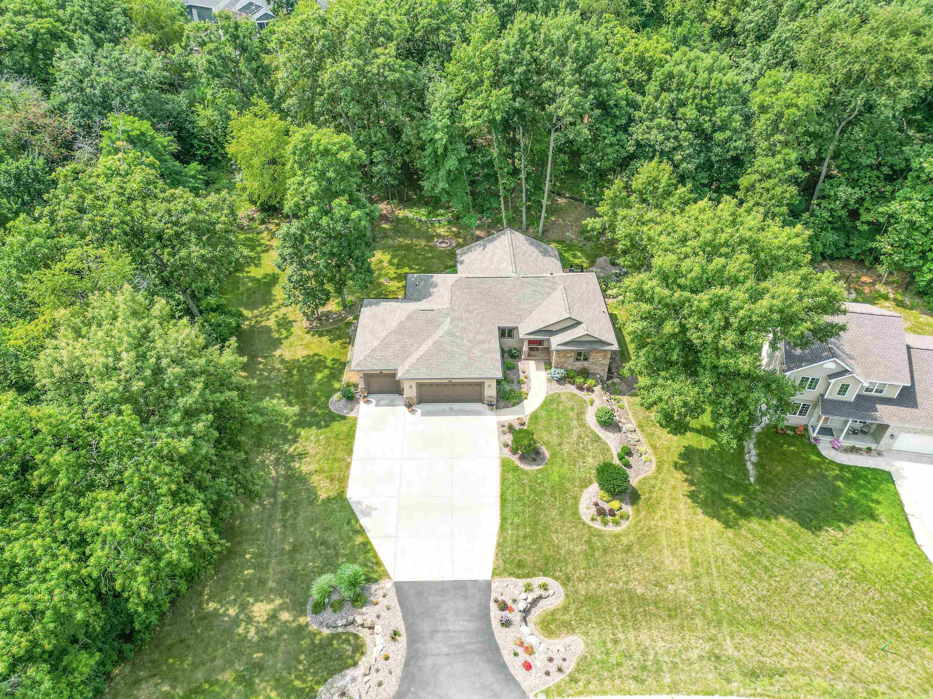 976 E Lakeside Drive