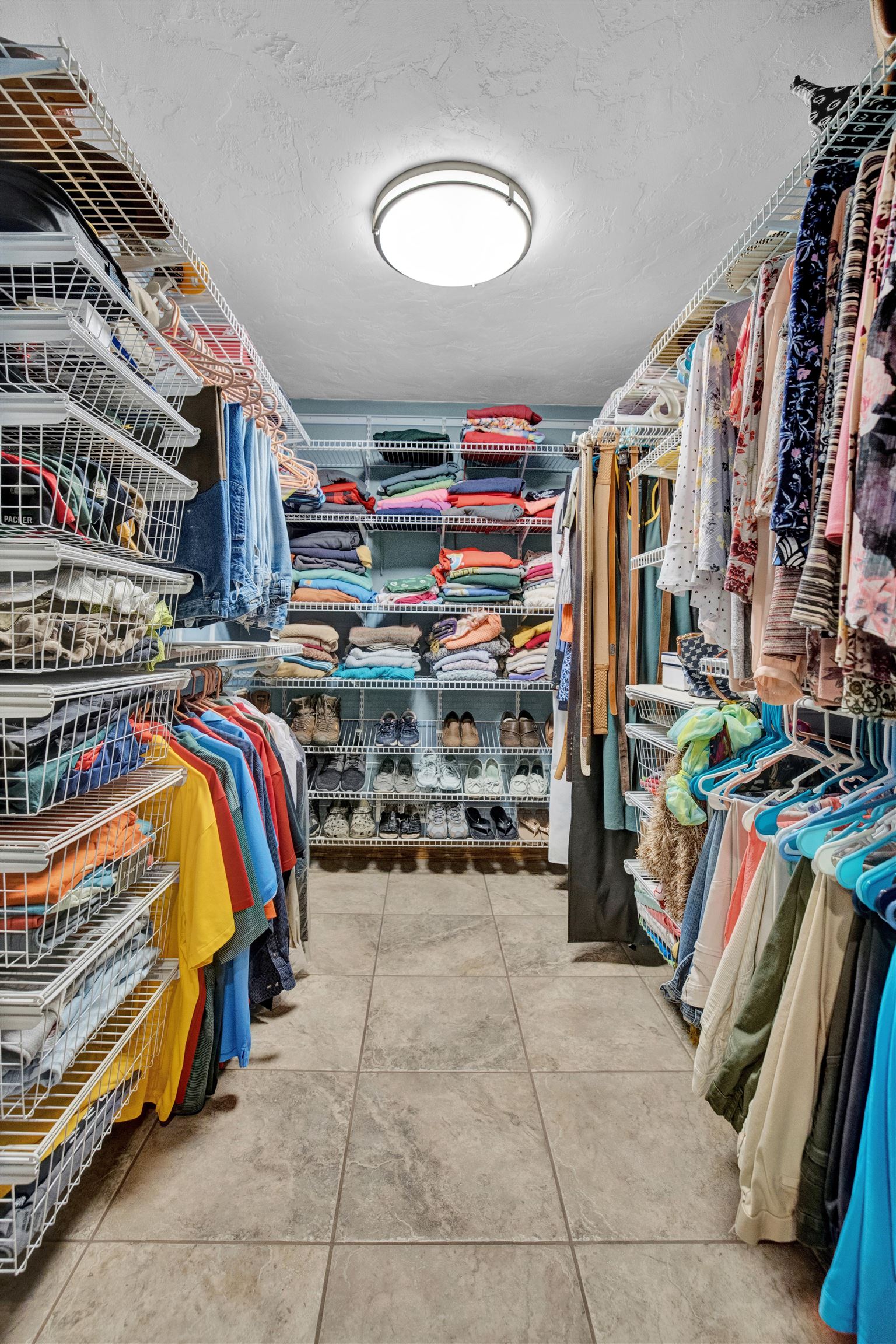 976 E Lakeside Drive