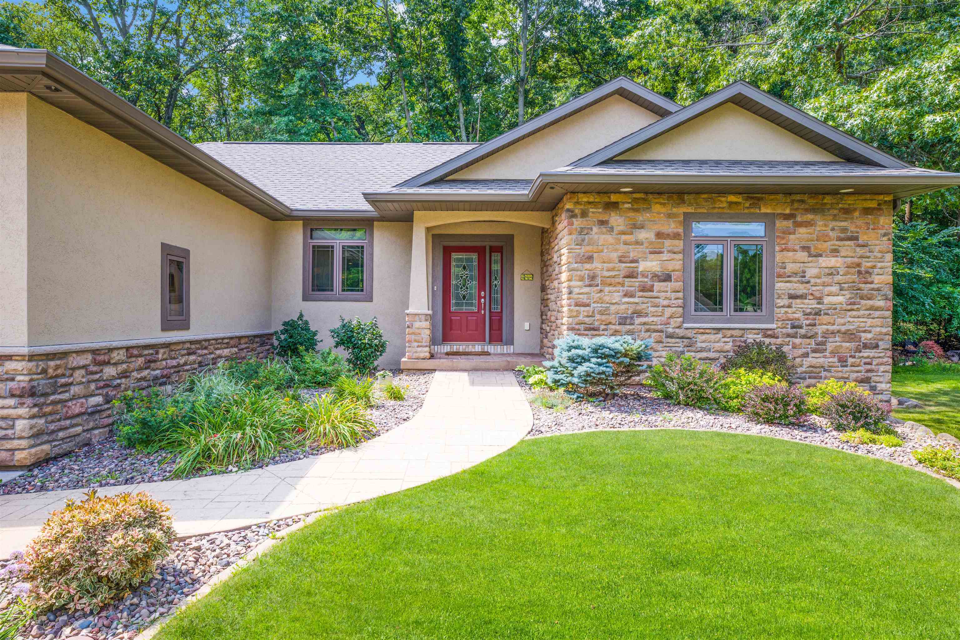 976 E Lakeside Drive