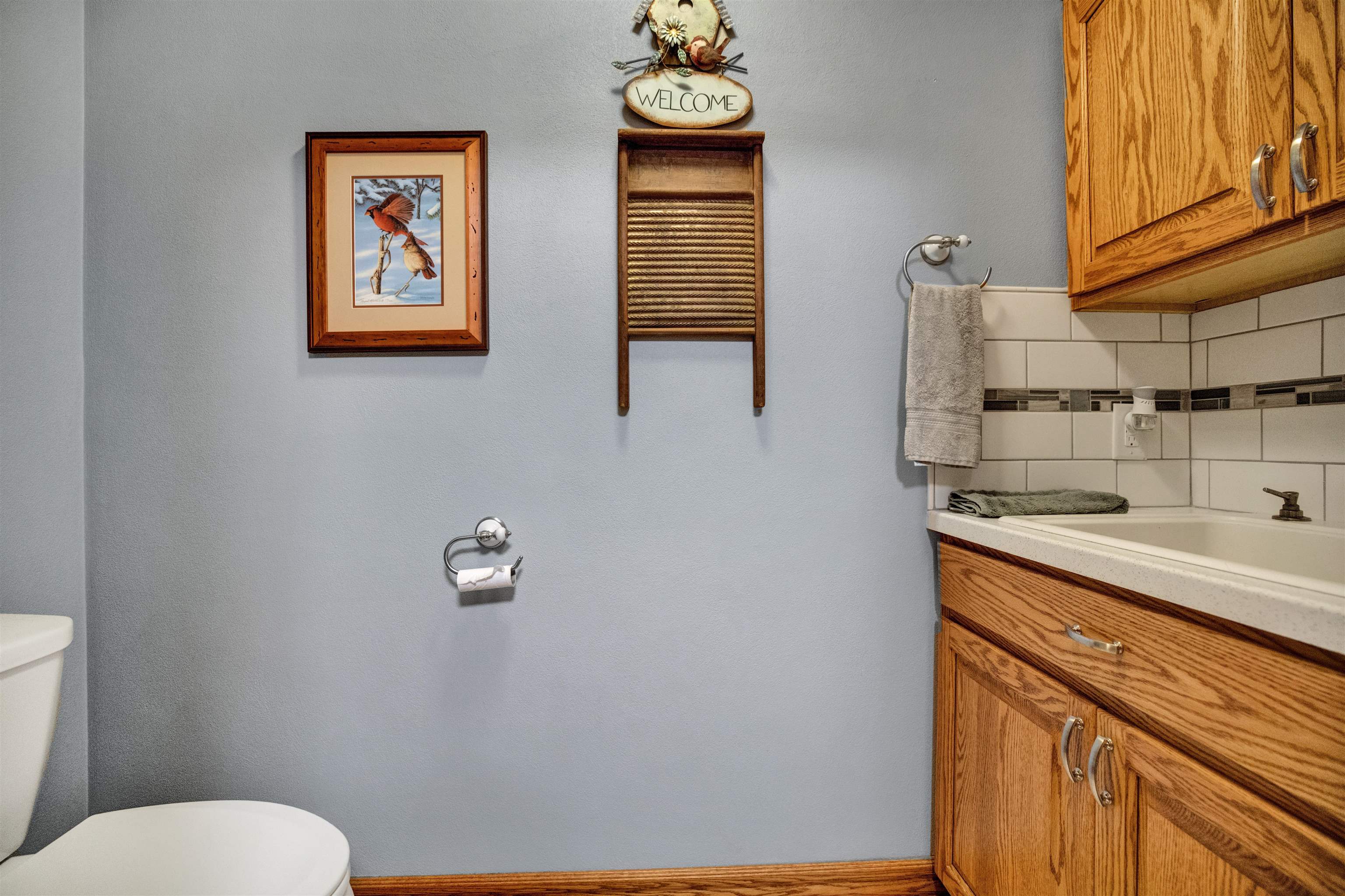 976 E Lakeside Drive