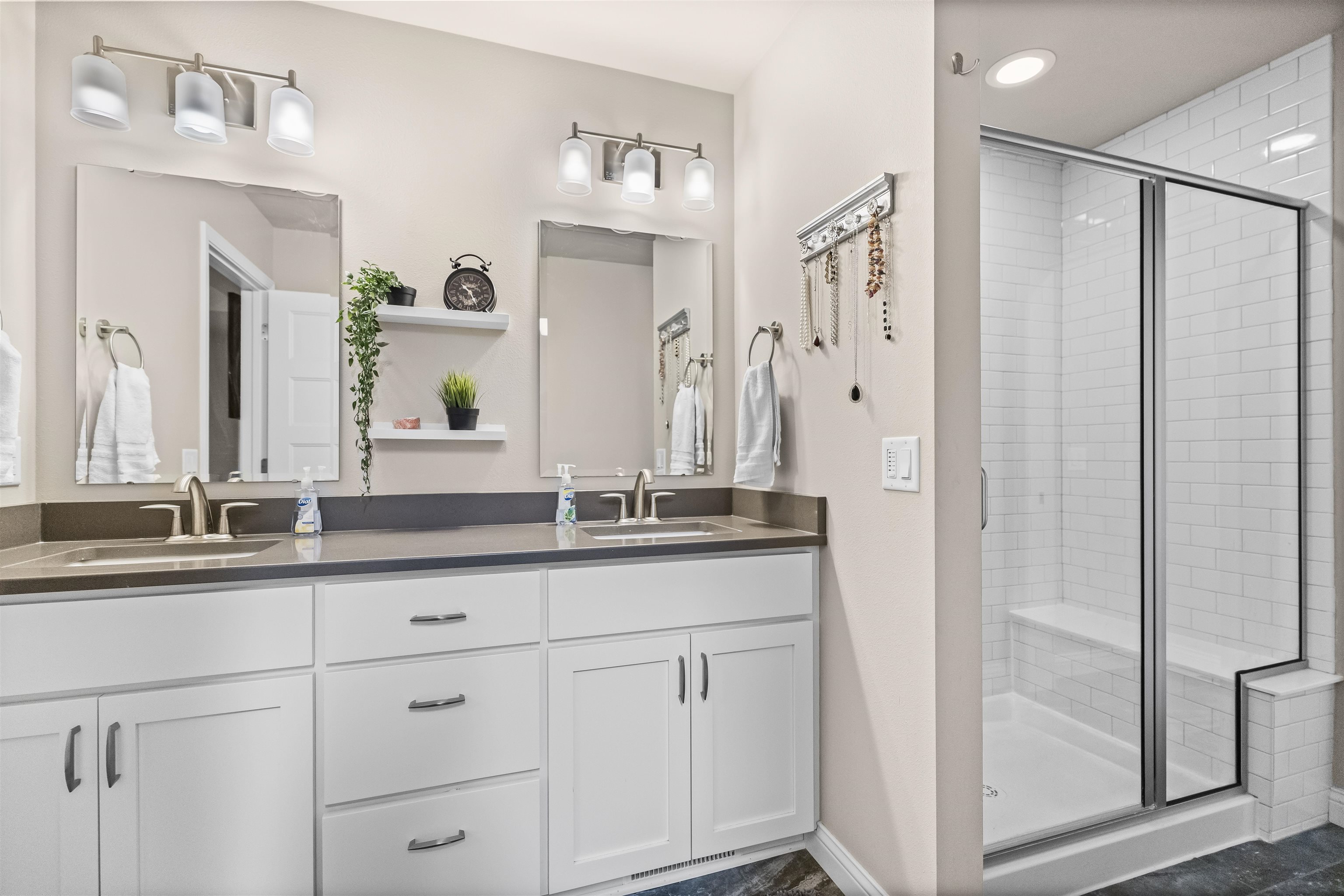 10303 Shady Birch Trail