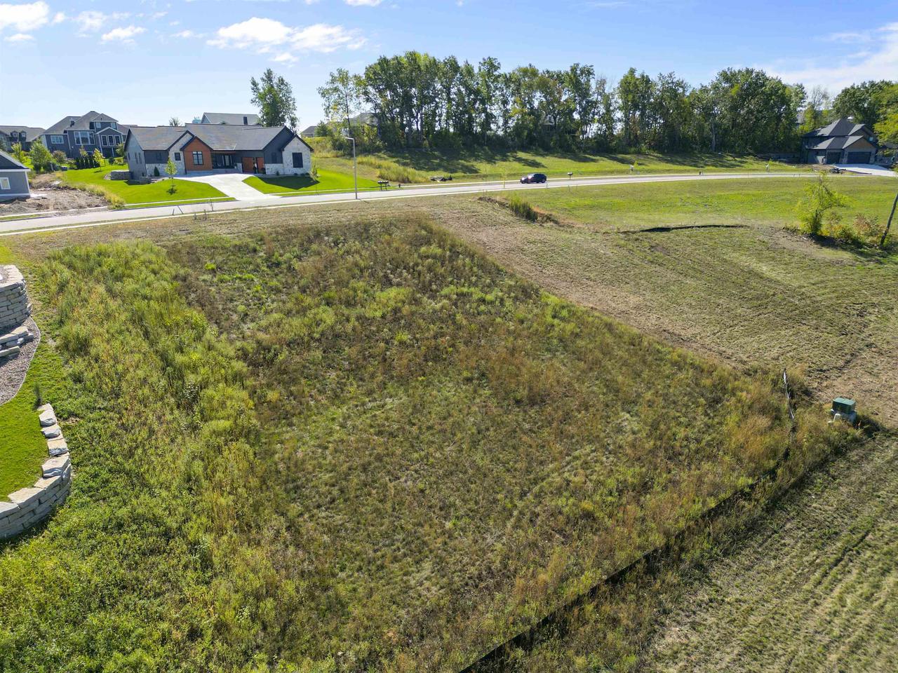 L317 Interlachen Avenue