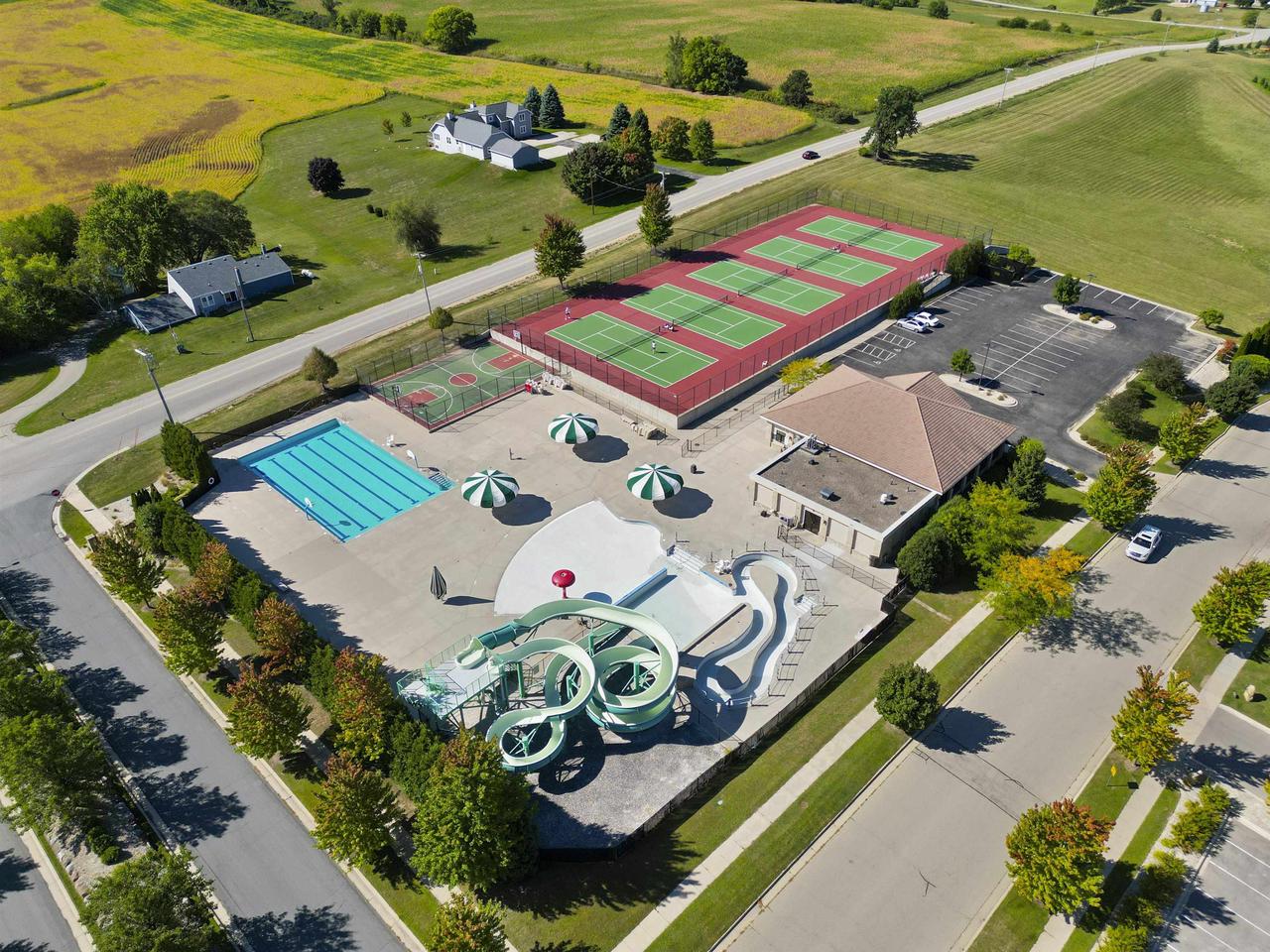 L317 Interlachen Avenue