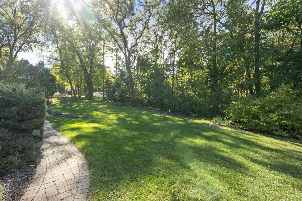 N4955 Woodlawn Terrace