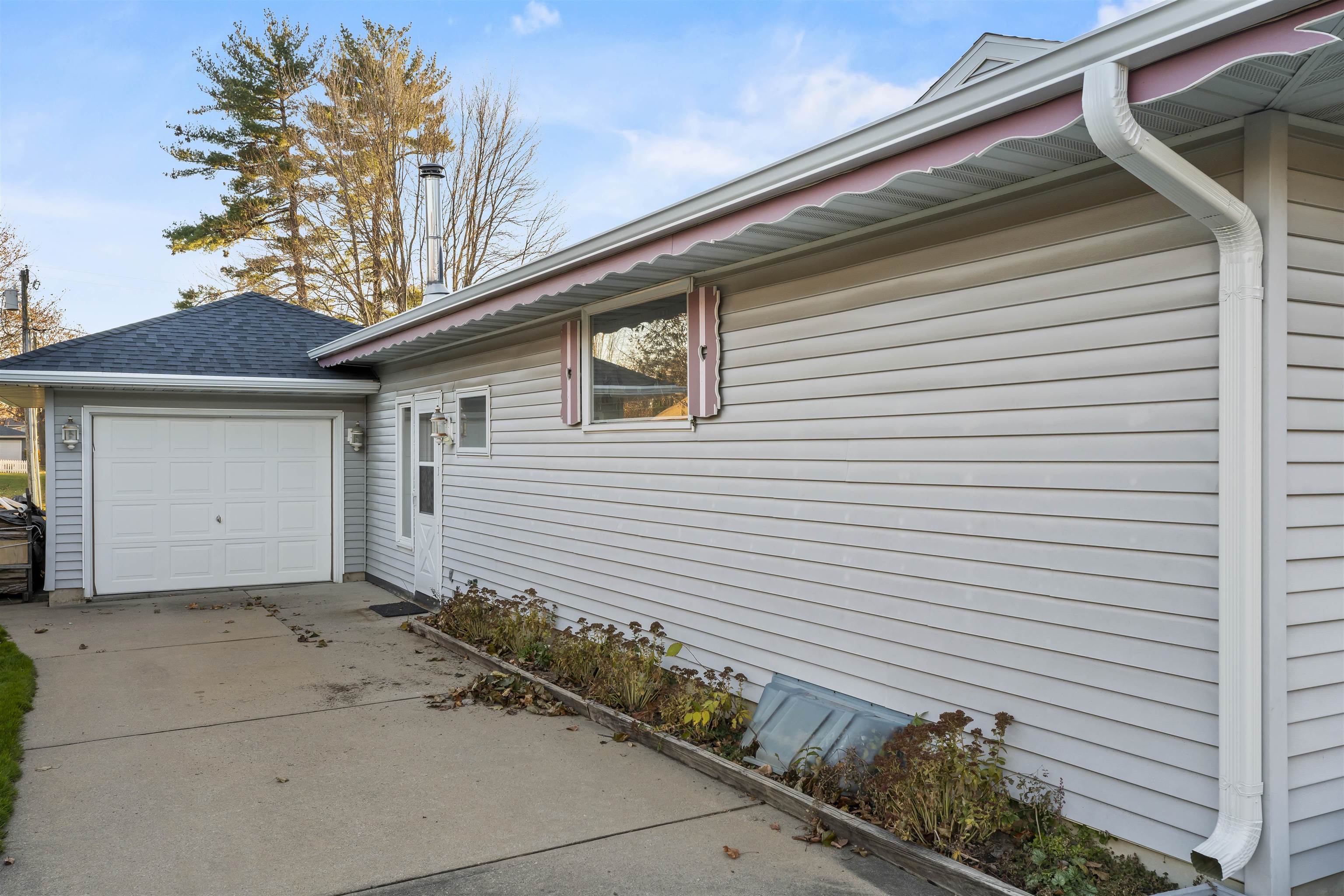 308 W 3rd Street