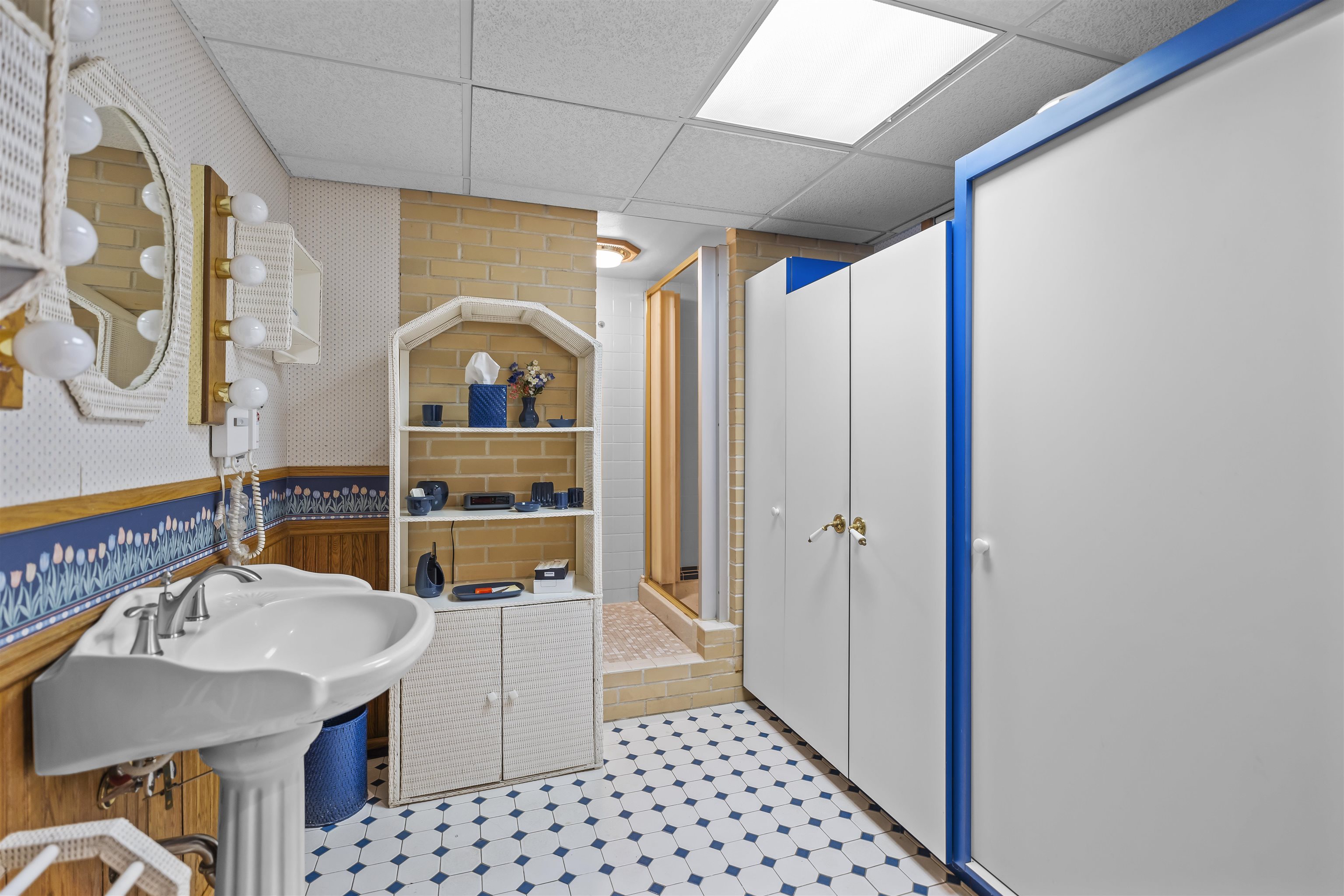 308 W 3rd Street