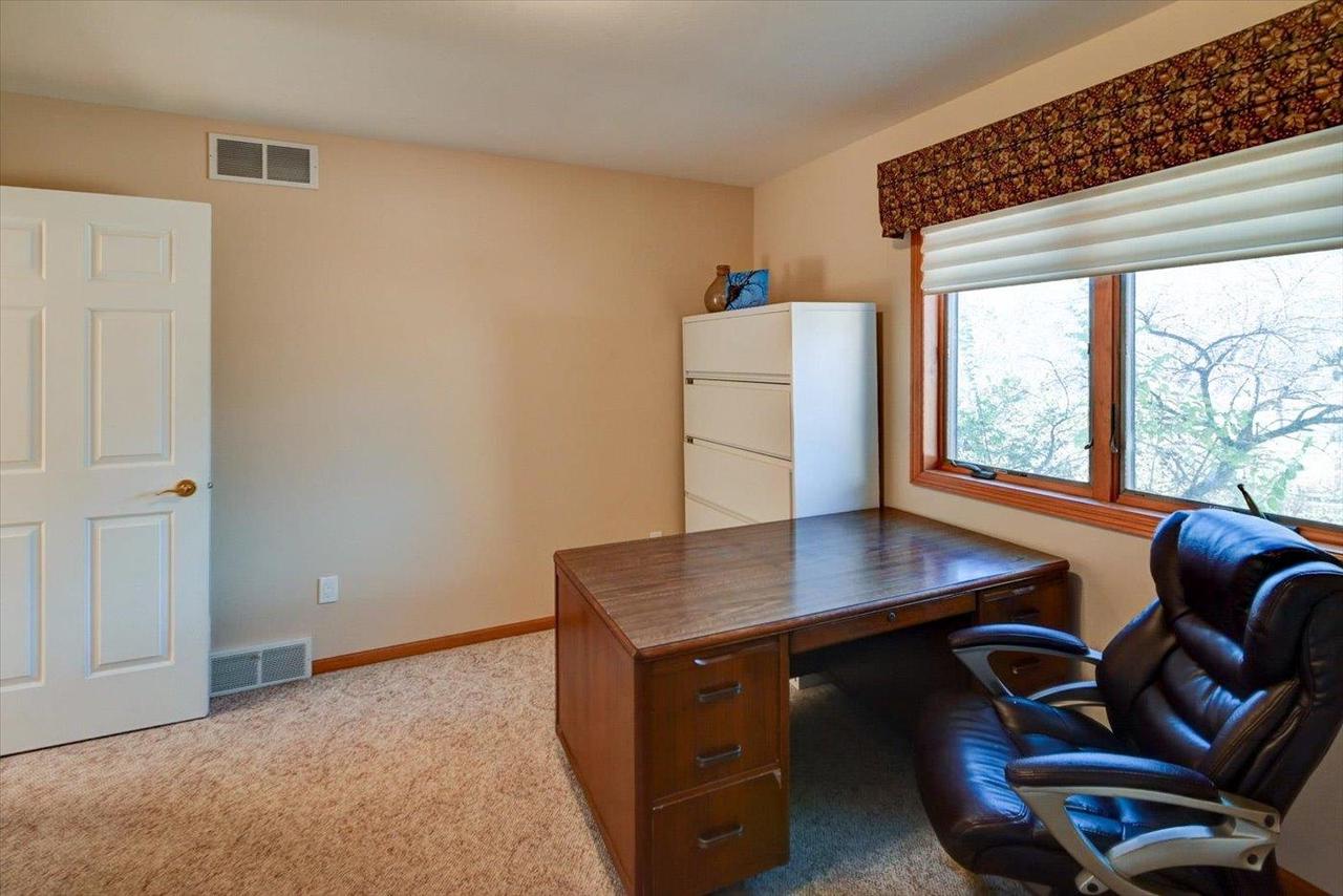 6217 Oak Hollow Drive