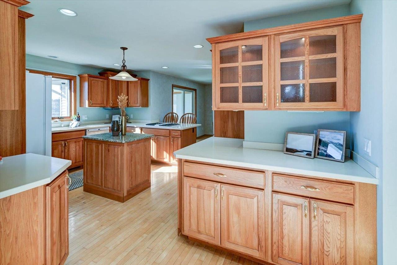 6217 Oak Hollow Drive