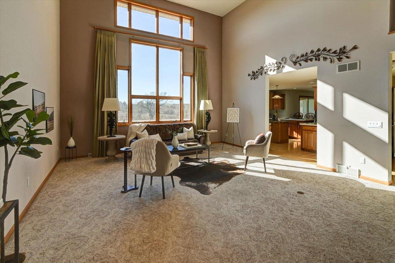 6217 Oak Hollow Drive