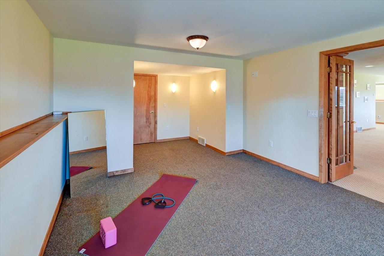 6217 Oak Hollow Drive