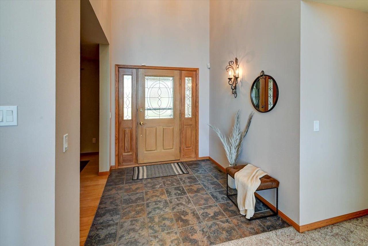 6217 Oak Hollow Drive