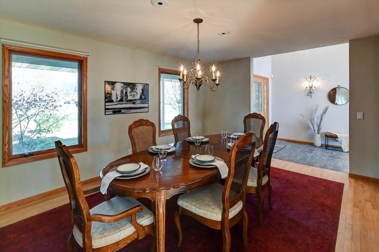 6217 Oak Hollow Drive