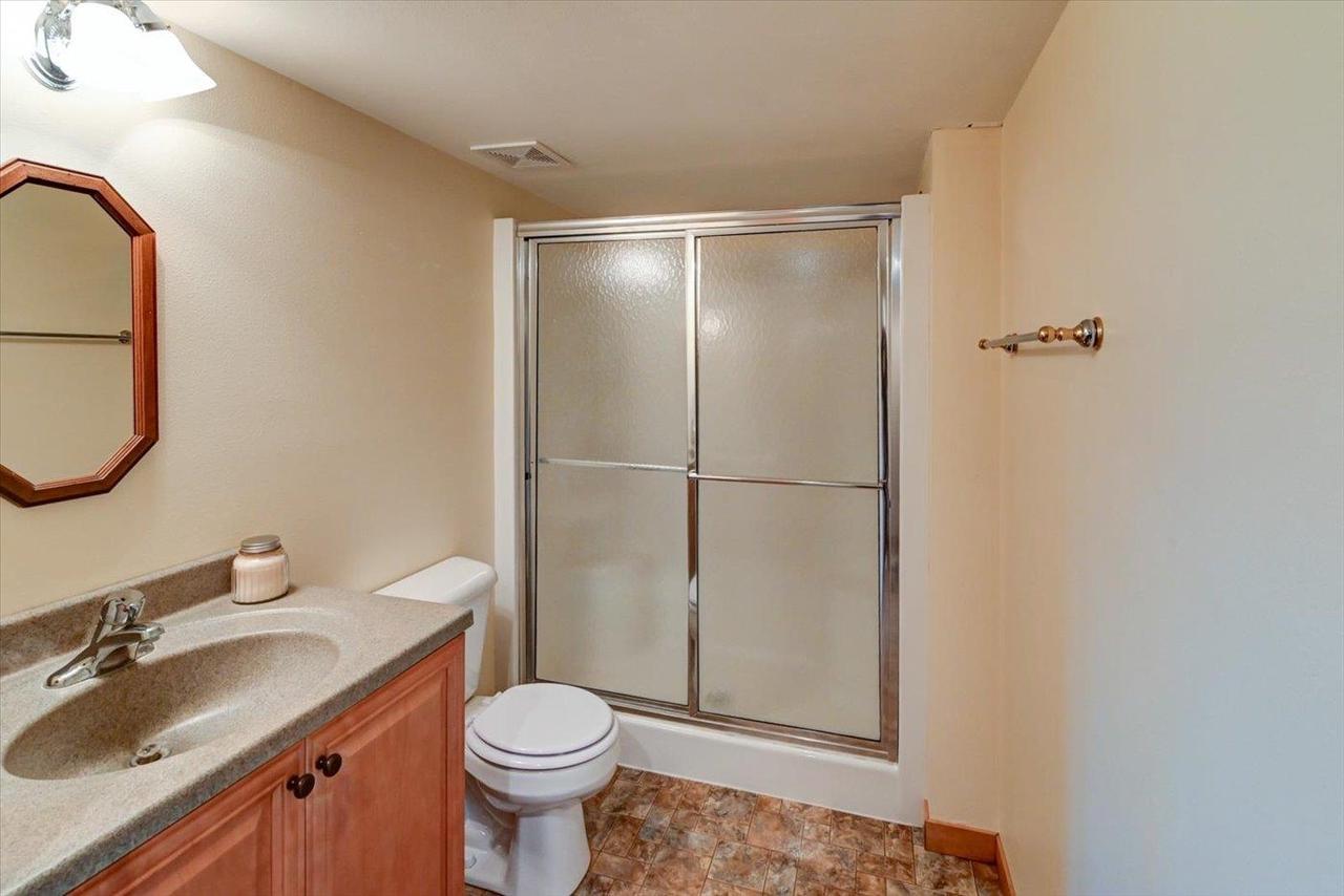 6217 Oak Hollow Drive