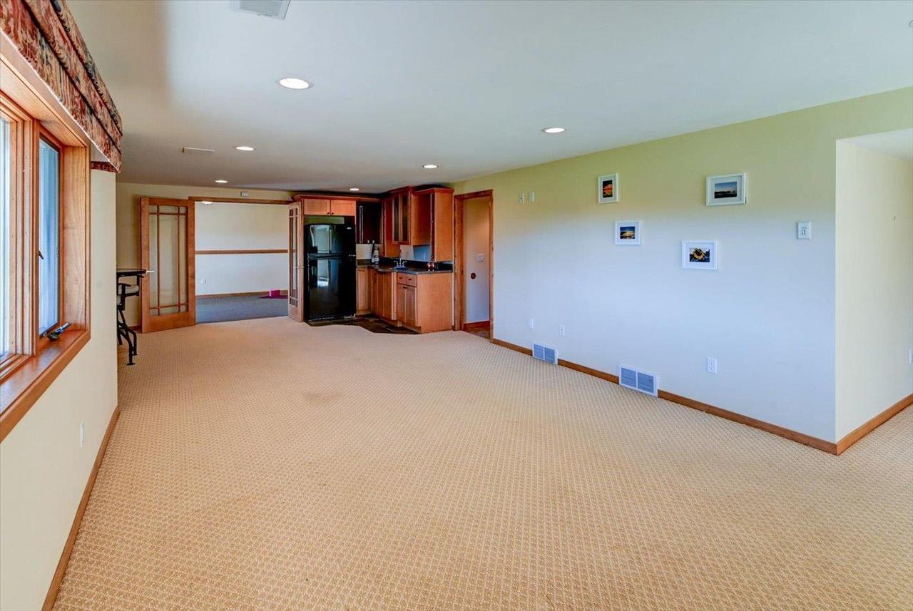 6217 Oak Hollow Drive