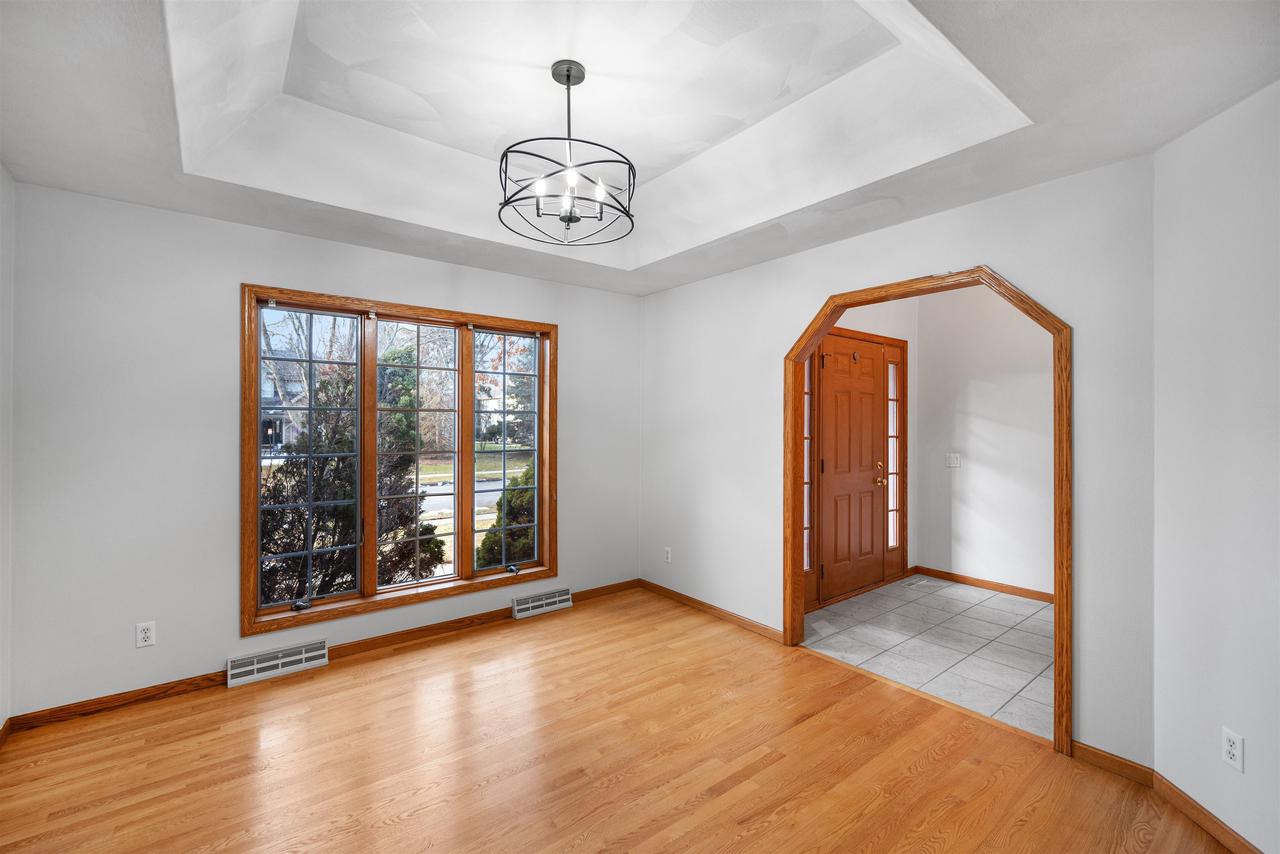 6014 Fairfax Lane