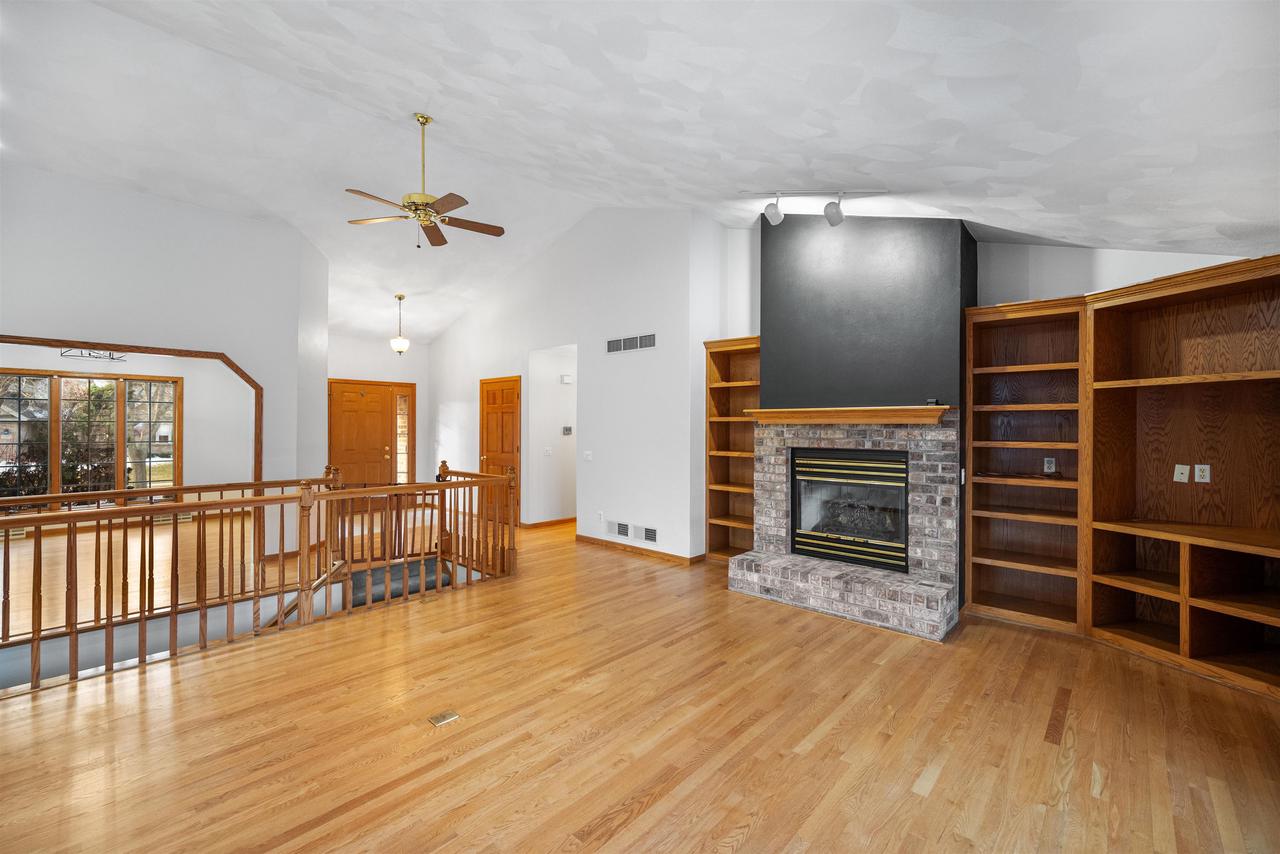 6014 Fairfax Lane