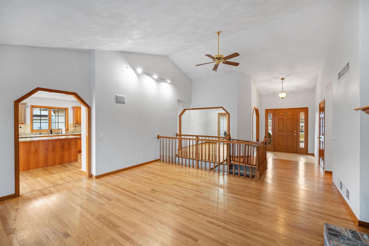 6014 Fairfax Lane