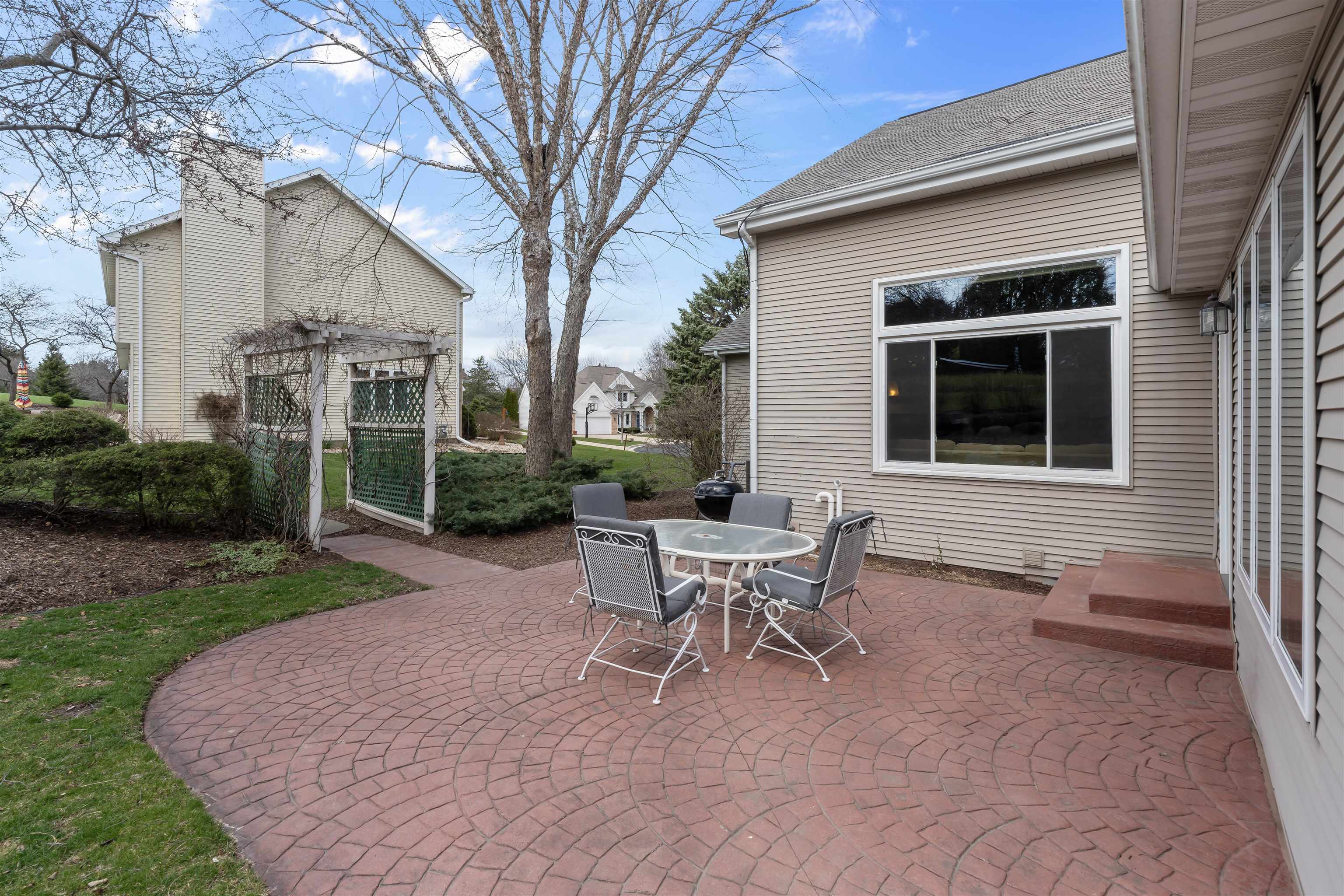 6709 Lannon Stone Circle