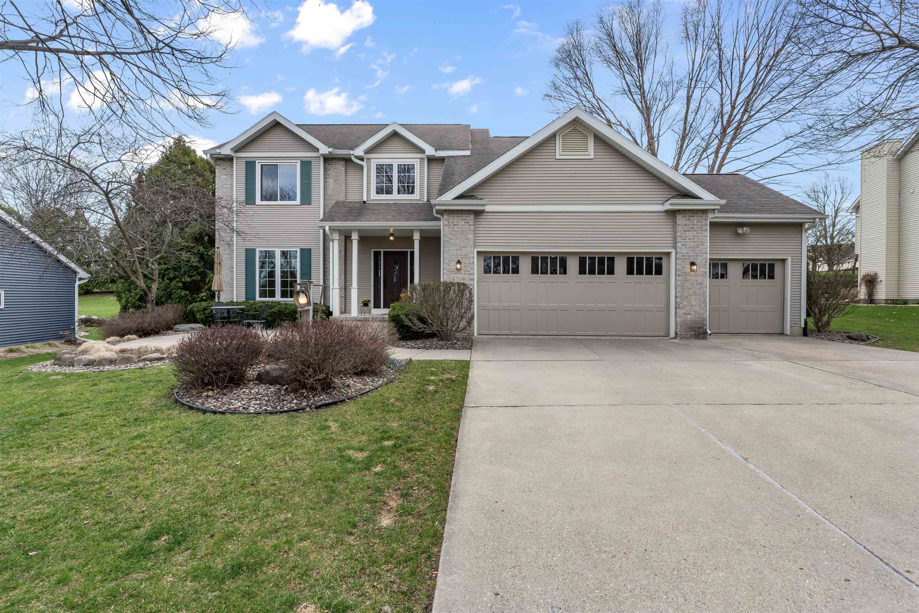 6709 Lannon Stone Circle