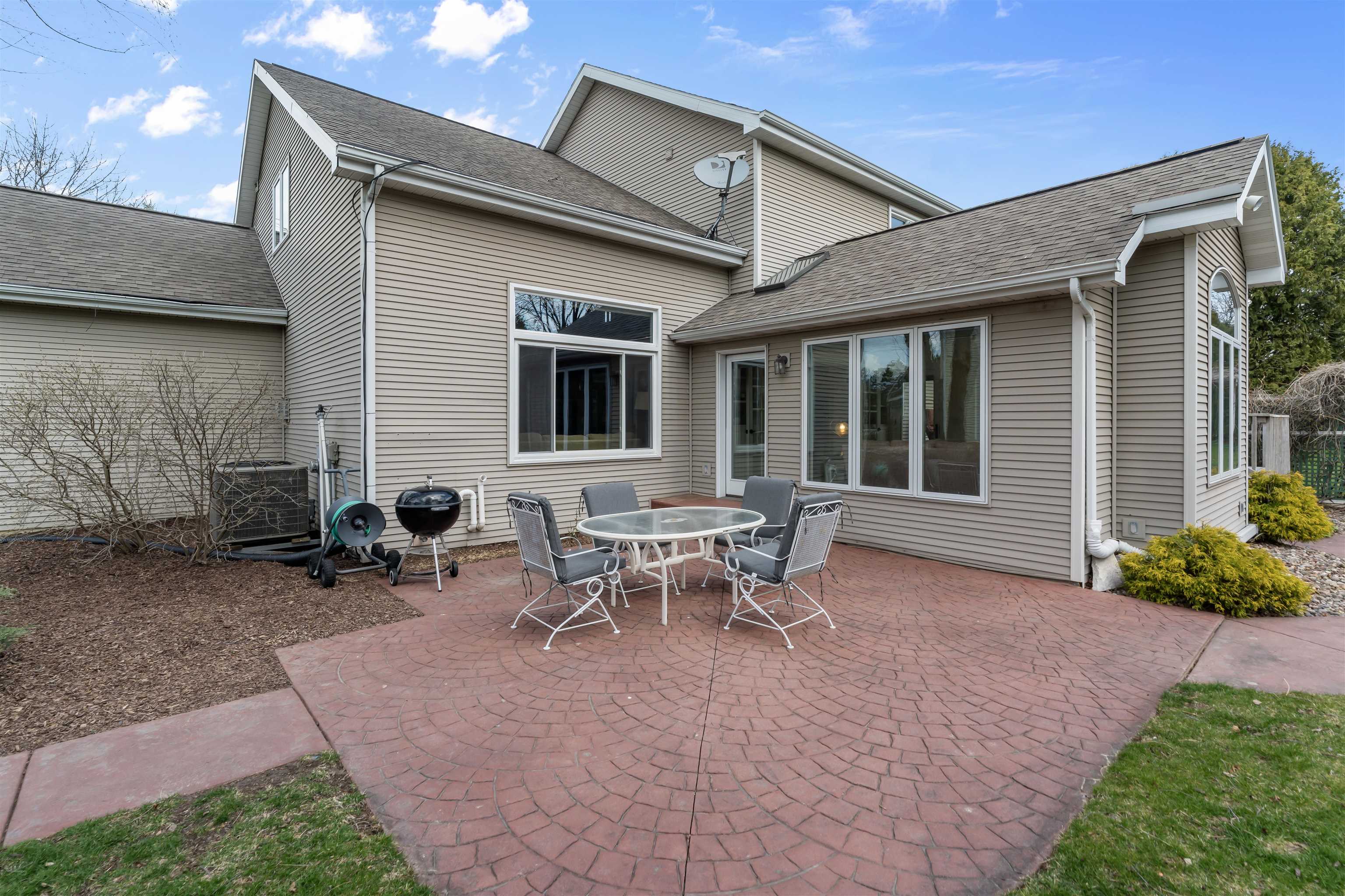 6709 Lannon Stone Circle