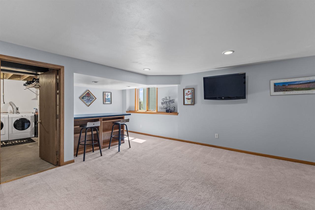 7525 Polar Bear Trail