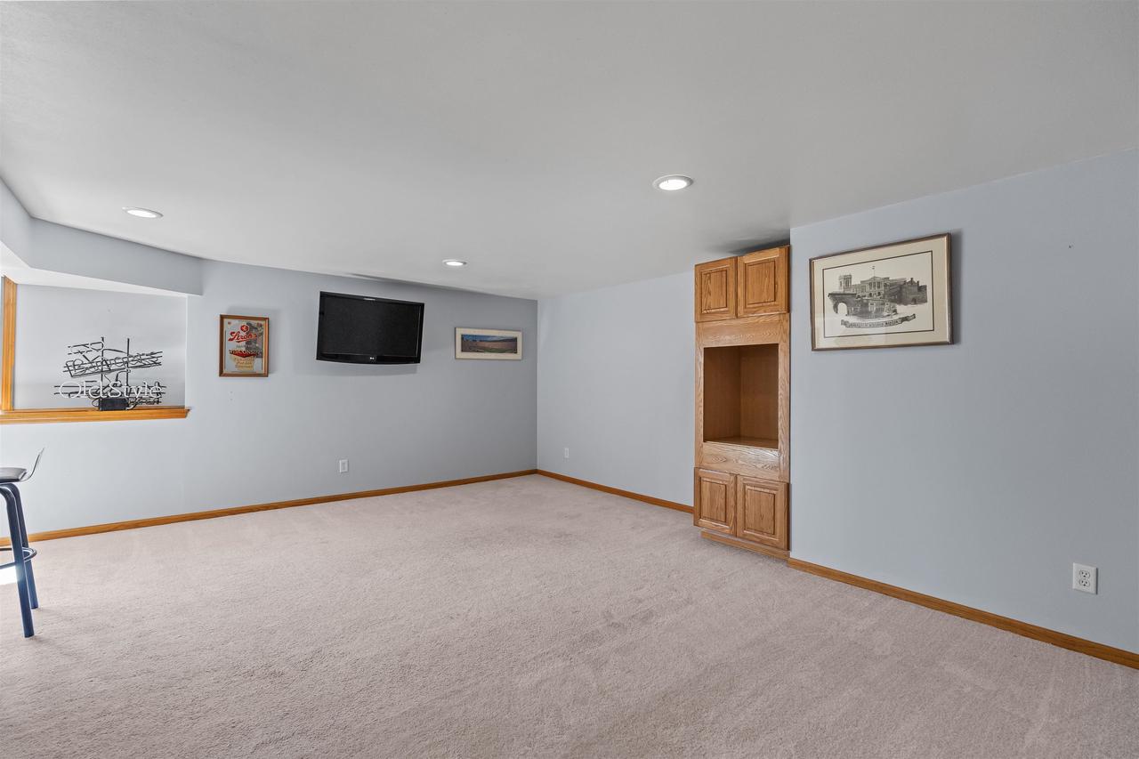 7525 Polar Bear Trail