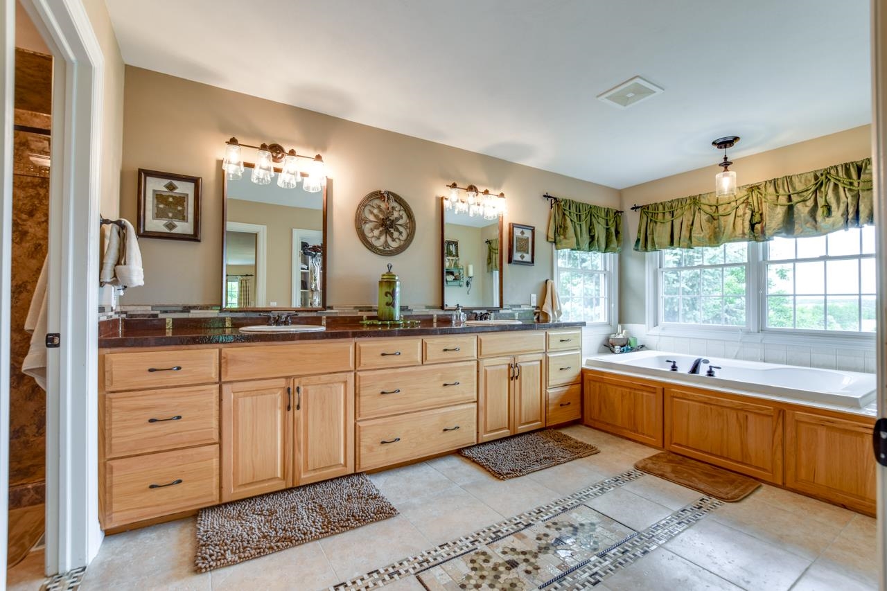 3310 Saracen Way