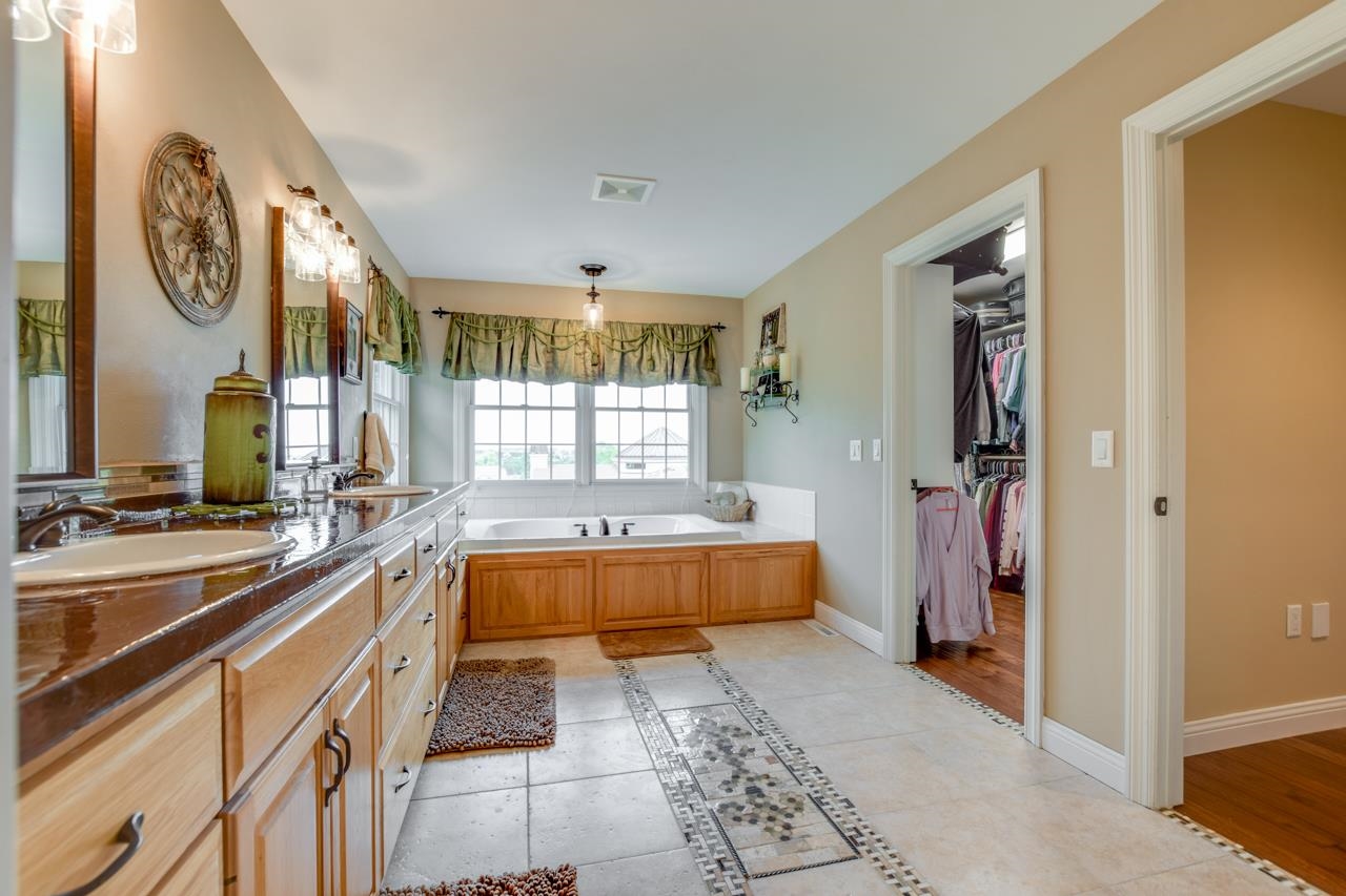 3310 Saracen Way