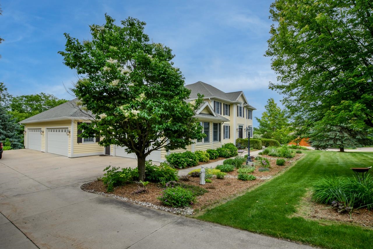 3310 Saracen Way
