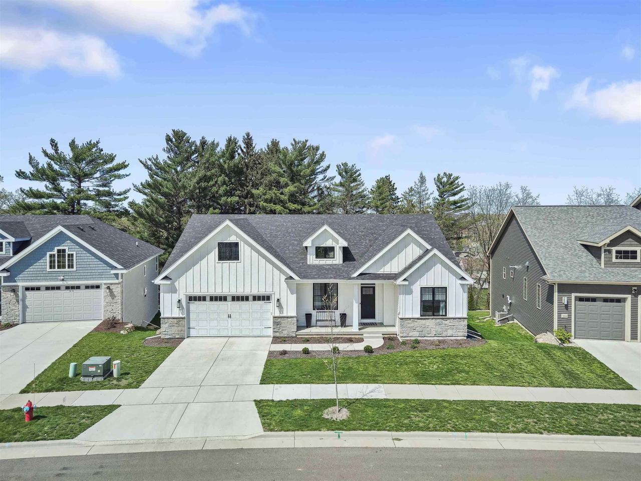 9632 Tawny Acorn Drive