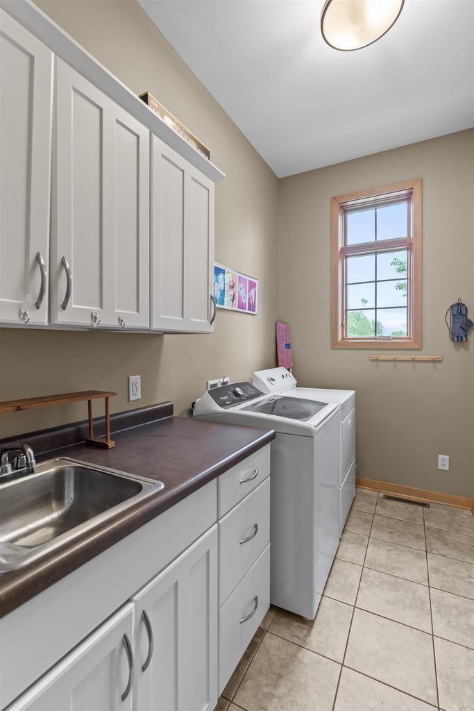 412 North Ridge Drive