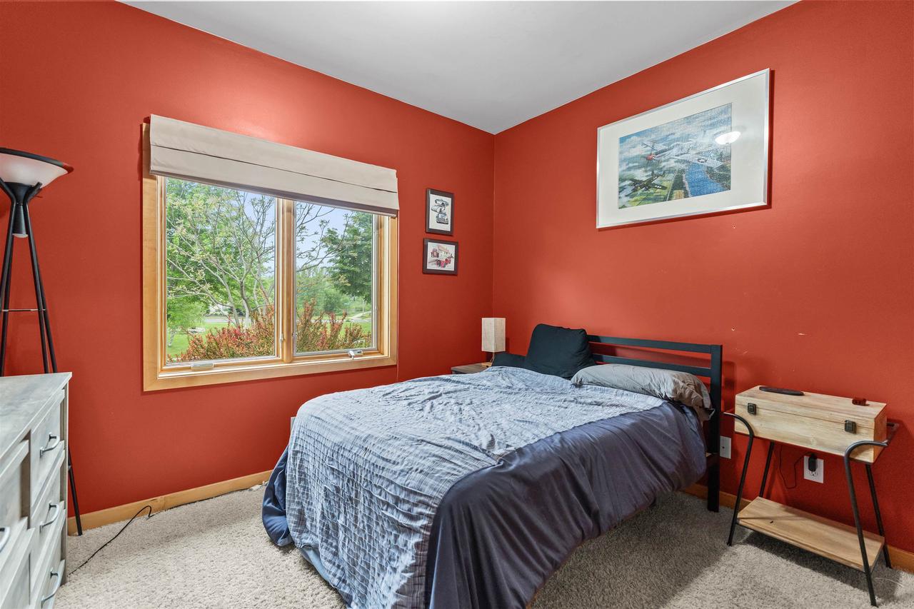 412 North Ridge Drive