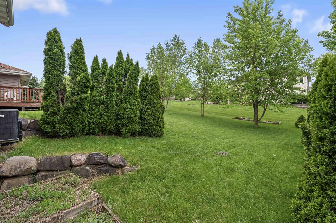 412 North Ridge Drive