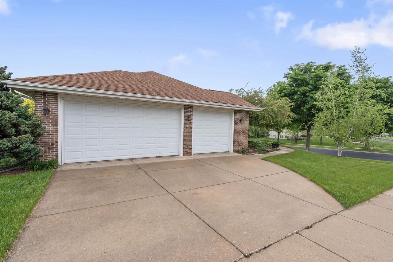 412 North Ridge Drive